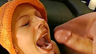 TUSHYRAW Drobna ruda ma rozciągnięty odbyt sex less filmy