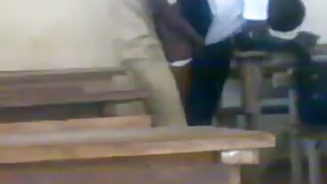 Atrakcyjna filmiki erotyczne hd ruda laska z doskonałym tyłkiem intensywnie pieprzona