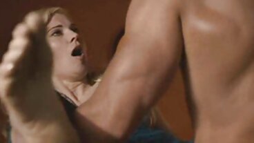 BRAZZERS Zdzirowata Tiffany tryska poranny sex filmy gości na imprezie Potluck