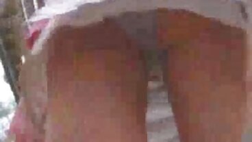 Emily sex filmy za free Willis bawi się z BBC