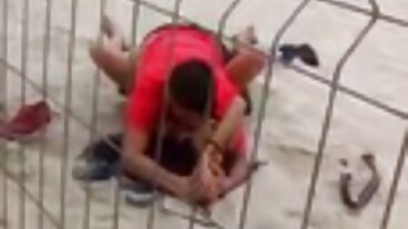 Złotowłosa nastolatka wskakuje na słupek na dobrą przejażdżkę darmowe sexfilmy
