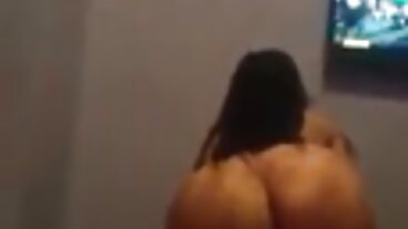 Reality Kings: Dziewczyna pielęgniarki Violet Myers potrzebuje seksownego masażu ukryta kamera sex filmiki na PornHD