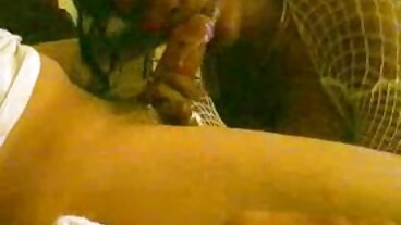 DorcelClub: śmieszne filmy sex Trzech mężczyzn opiekuje się śliczną rudą Ellą Hughes w PornHD