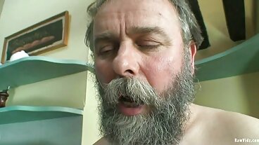 BangBros: włamywacz zostaje uderzony w cycek na PornHD z darmowe filmy xxx Bellą Rolland