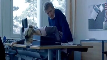 Napalona na seks rudowłosa filmiki porno mama Evelin Stone próbuje czarnej mamby