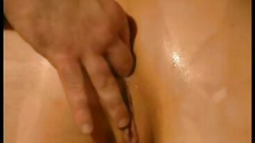 BRAZZERS Zdzirowata Tiffany tryska gości na imprezie sex filmy lesbijki Potluck