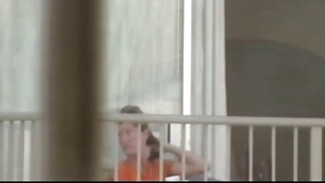 TUSHYRAW Śliczna brunetka sex krótkie filmiki uwielbia otwierać jej ciasny tyłek