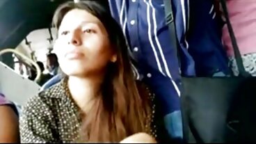 TUSHYRAW Idealnie ciasna brunetka amatorskie sex filmiki Jenny Doll wypełnia swój tyłek na PornHD